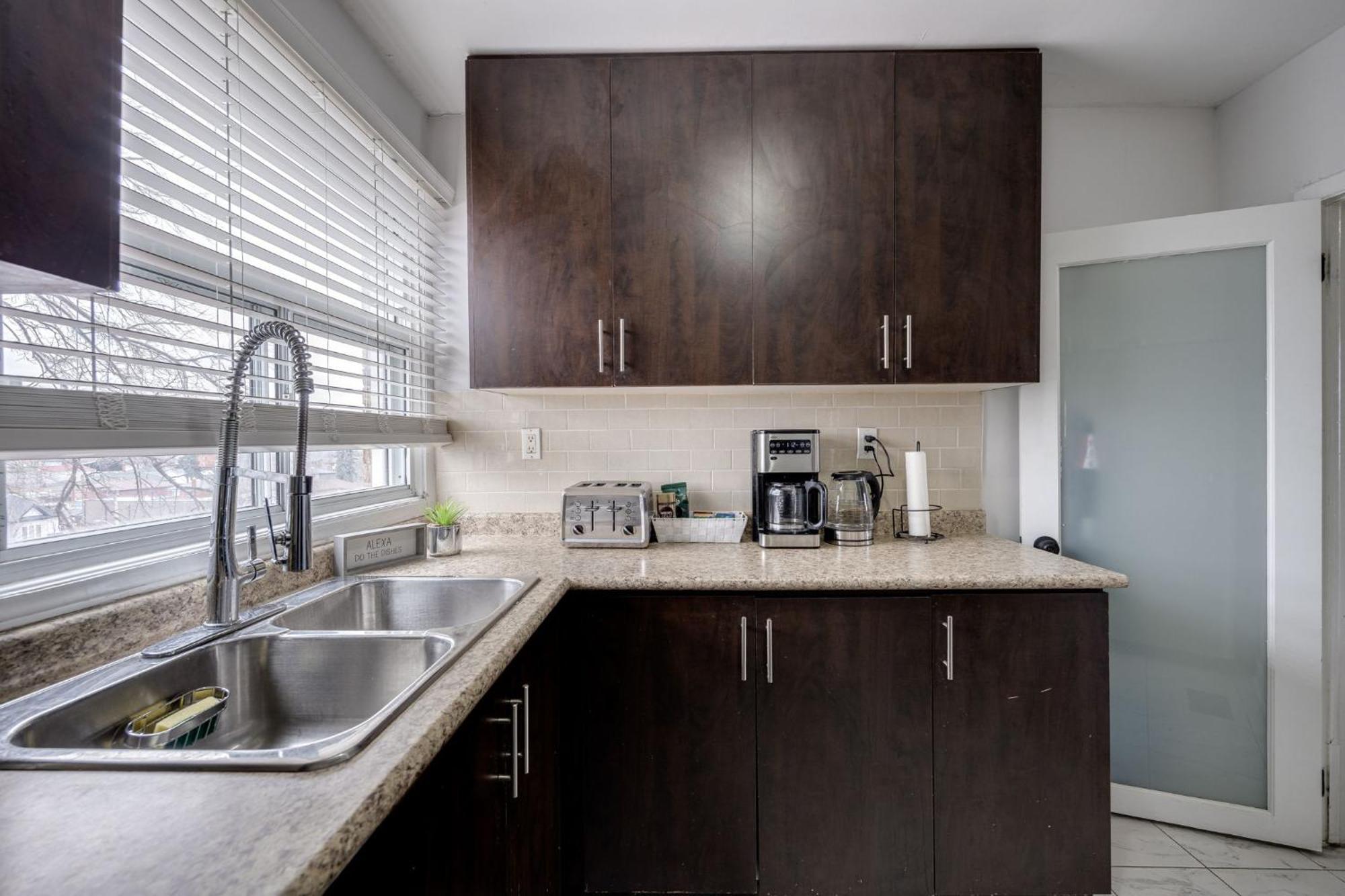 Eglinton West Guest Suite Toronto Exterior foto